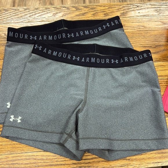 UNDER ARMOUR | compression spandex/bike shorts/shorty shorts/cheer/volleyball - Picture 6 of 7